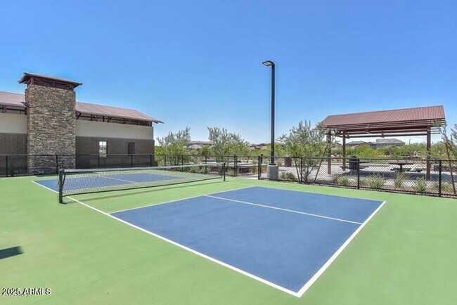 Building Photo - Gorgeous 5 Bed 3 Bath ++ Full SOLAR home +...