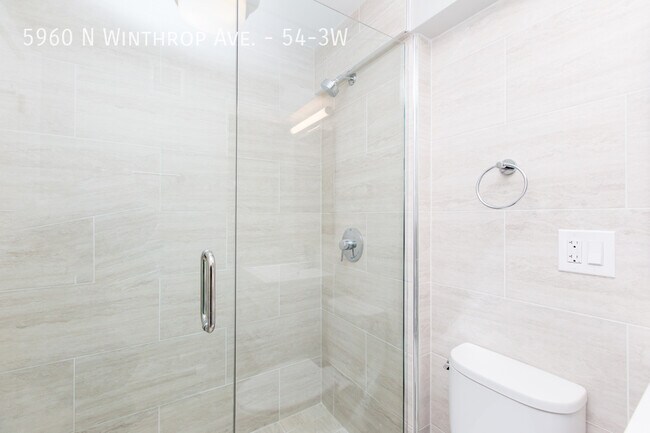 Building Photo - Stunning 1 Bedroom in Edgewater - Close to...