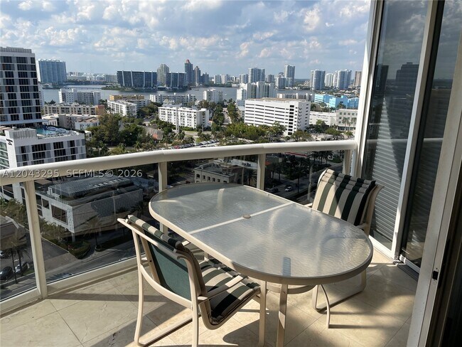 Building Photo - 17555 Collins Ave