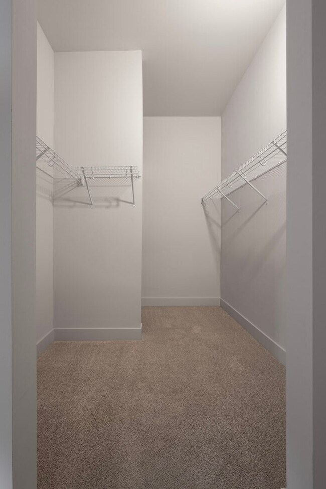 Building Photo - Burton One Bedroom Loft