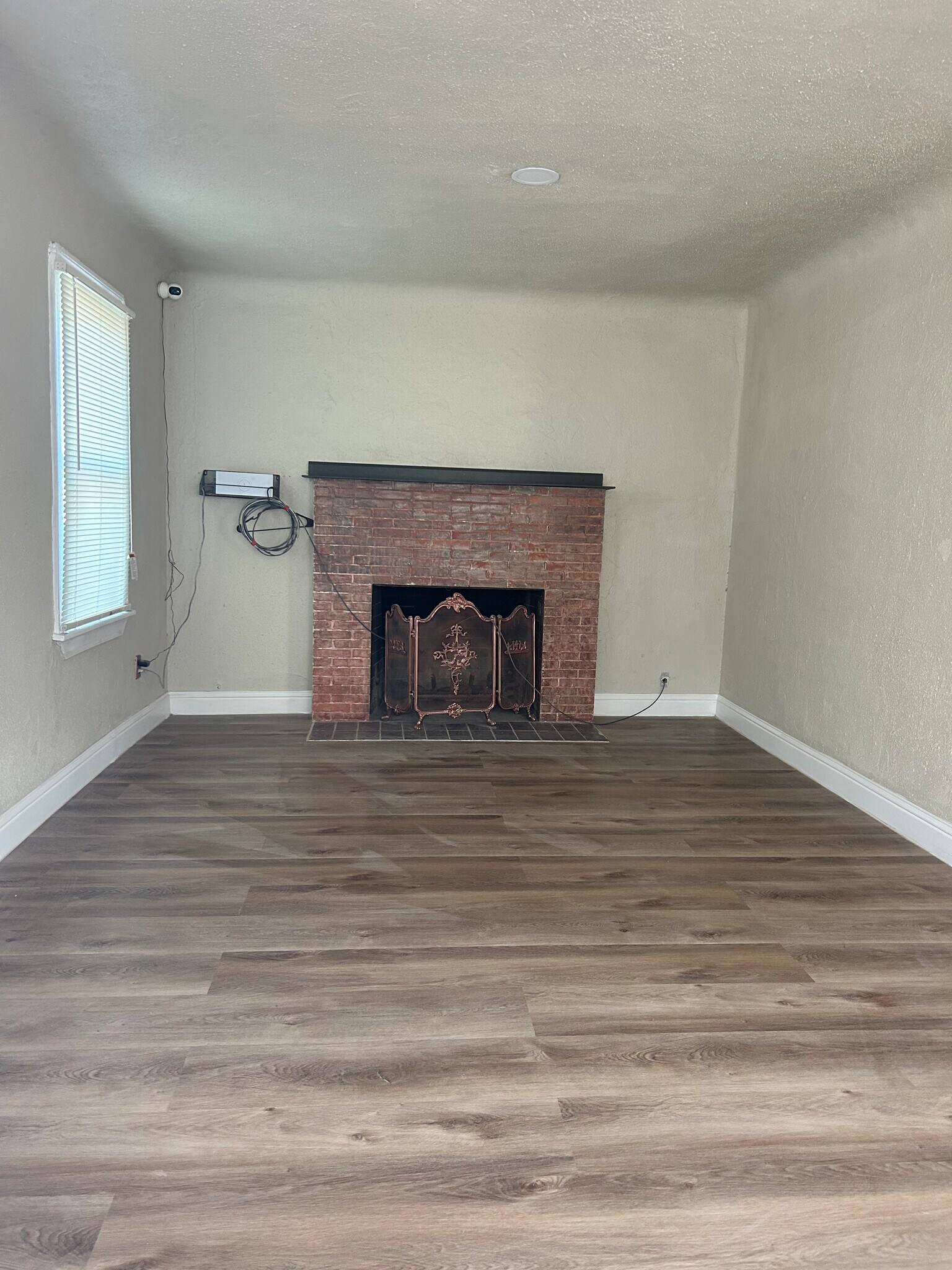 Livinarea P1 - 5984 Redburn Ave