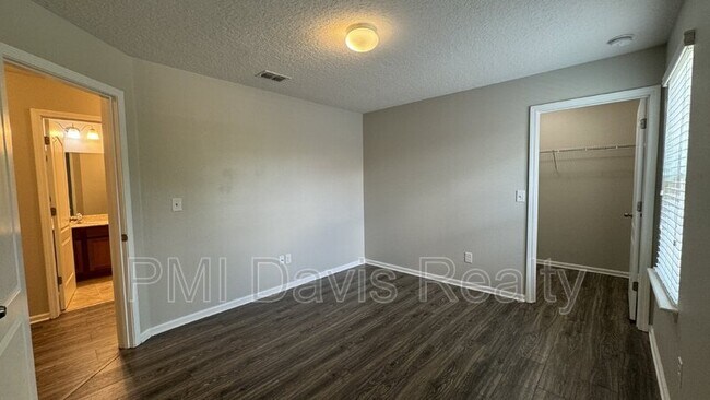 Building Photo - 2444 Raptor Rd