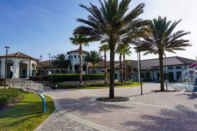 Building Photo - For rent in Oasis Club Resort - ChampionsGate