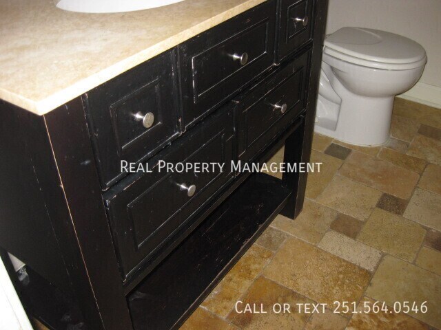 Building Photo - 5710 Green Hill Ct