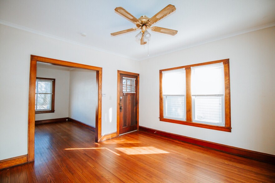 Building Photo - 1467 Sabra Rd