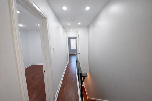 Building Photo - 2 Bedroom Single Family Home w/ Private Fenced Yard | Point Breeze