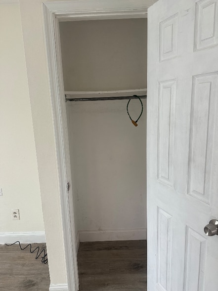 Building Photo - 1031 Lawnton Terrace