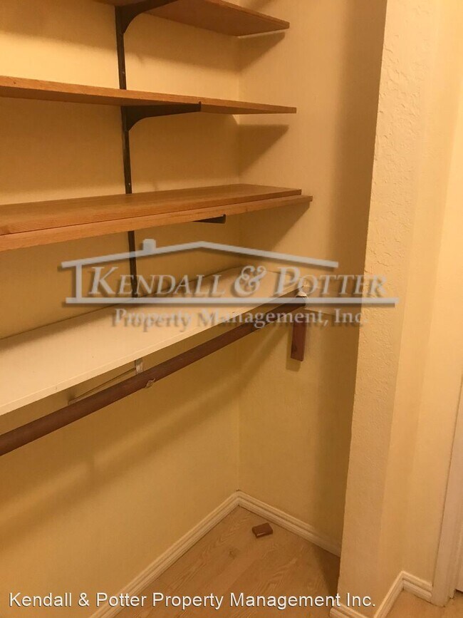 Building Photo - 2 br, 1 bath House - 1114 Sutherland #1
