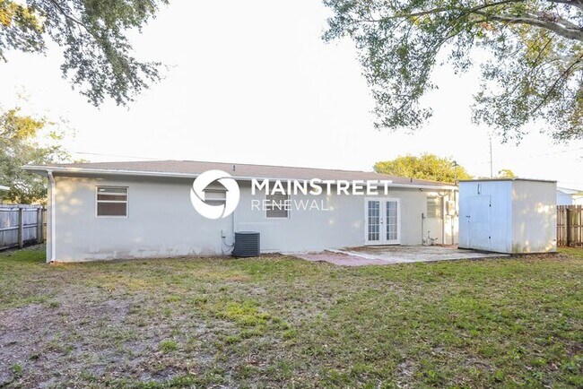 Building Photo - 4500 58th St N, St Petersburg, FL 33709