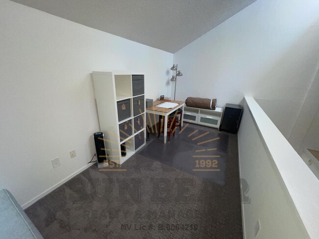 Building Photo - Beautiful 2 Bedroom in Incline!