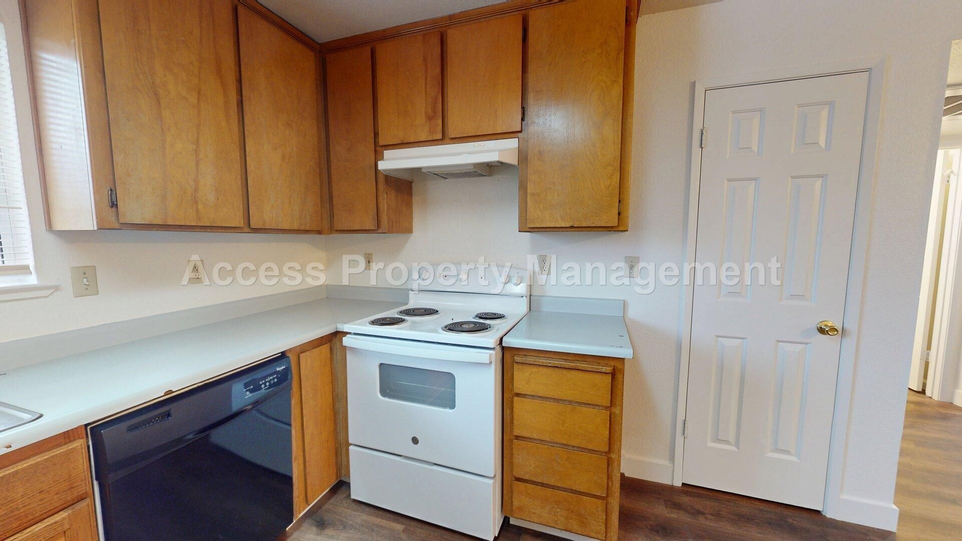 Building Photo - 114 Baker St