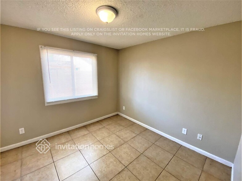 Building Photo - 8922 W Indianola Ave