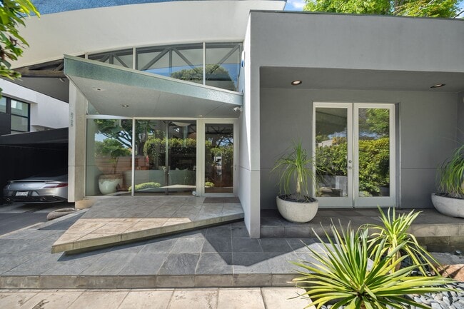 Building Photo - 8735 Dorrington Ave