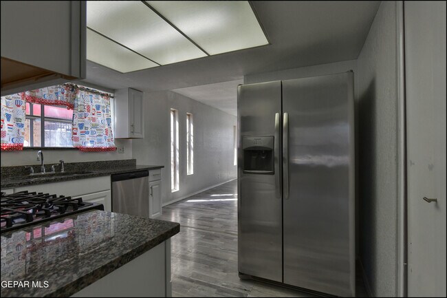 Building Photo - 1739 Russ Randall St