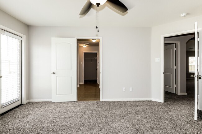 Building Photo - 22422 Base Light Dr