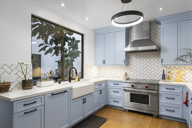 Building Photo - 2237 Century Hill