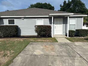 Building Photo - 5222 Medina Rd