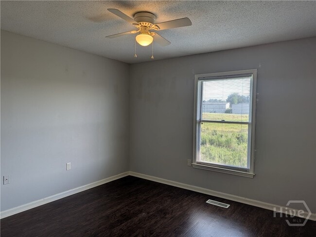 Building Photo - 230 Lanier Dr