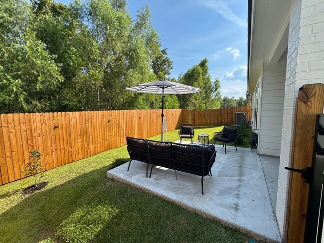 Building Photo - 1549 Alum Creek Dr