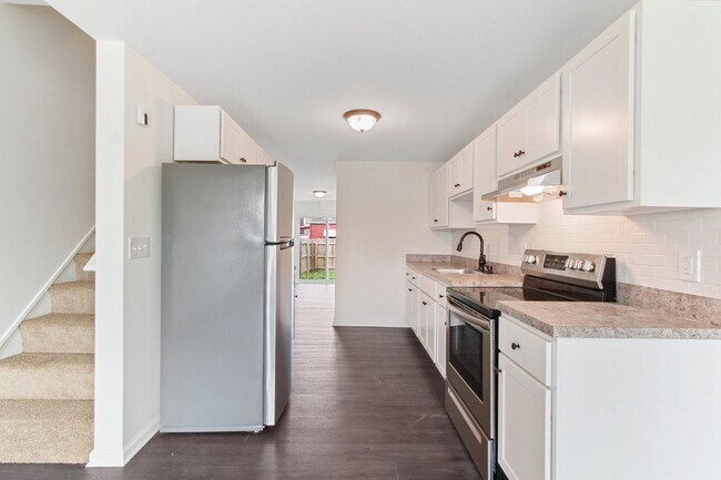 Building Photo - Modern 3BR/2BA Home in Columbia Borough School District w/ Fenced Yard & Central Air!