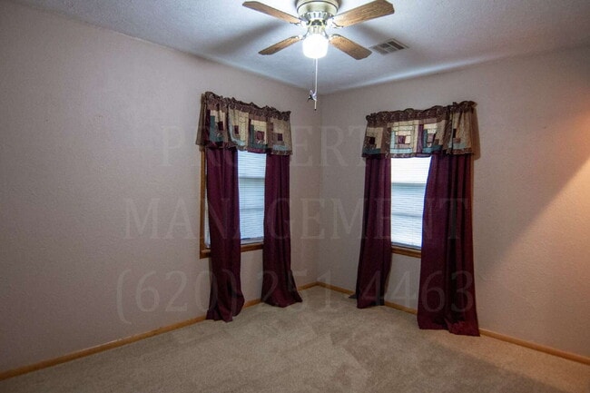 Building Photo - 3-Bed, 1.5-Bath with Detached Dual-Access ...