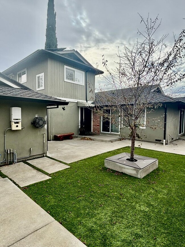 Building Photo - Outstanding Concord/Clayton Border- 5 bed 2.5 bath home with Pool and Hot-Tub and so much more!
