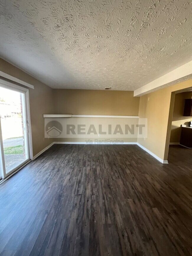 Building Photo - 1646 Foxhaven Dr