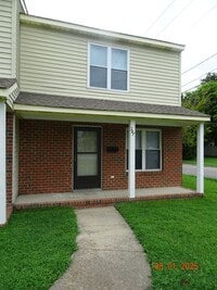 Building Photo - 3 Bedroom, 1.5 Bath Duplex in Hampton for ...