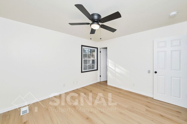 Building Photo - 432 Argonne Dr NE