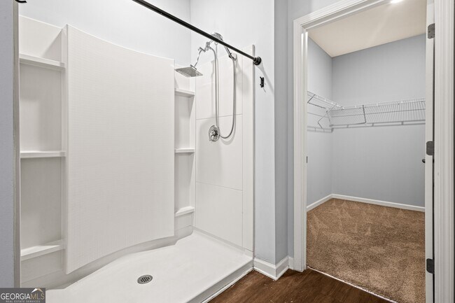 Building Photo - 5469 Waverly Dr