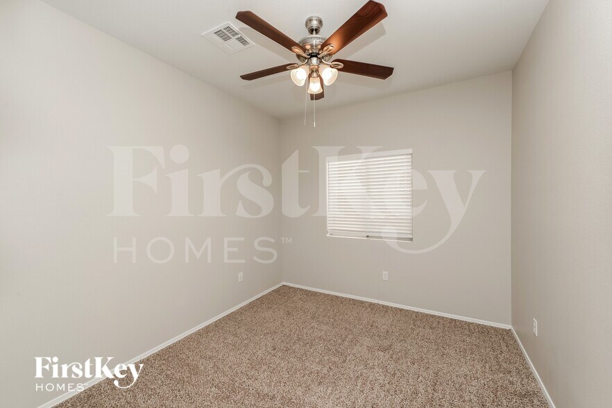 Building Photo - 3016 Myrtle Creek Ct