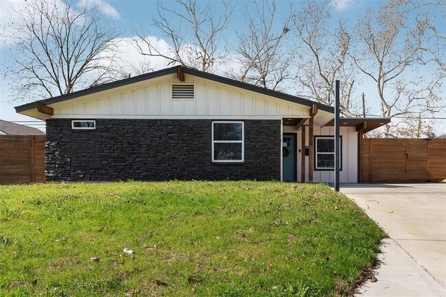 Building Photo - 8516 Contour Dr