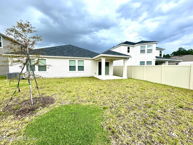 Building Photo - 11172 Stapleton Dr