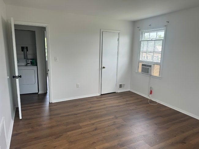 Building Photo - 4625 Roxbury Ln