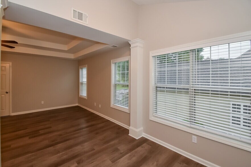 Building Photo - 10038 Harmon Springs Dr