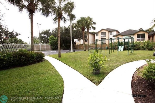 Building Photo - 9866 NW 57th Manor