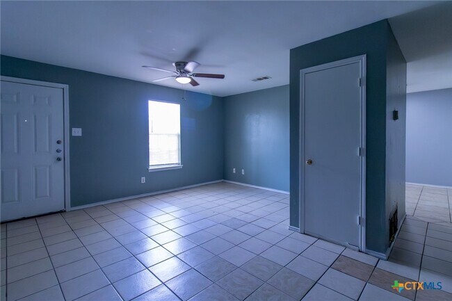 Building Photo - 1601 Benttree Dr