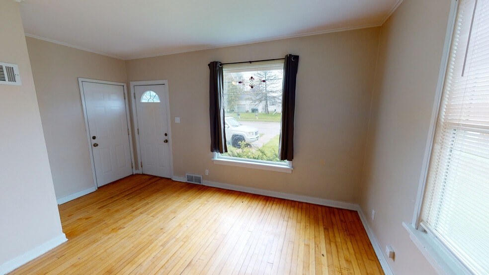 Building Photo - 1339 Rhode Island St