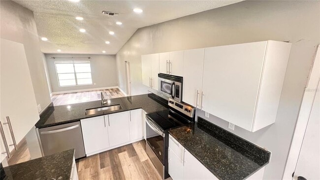 Building Photo - 1184 Calanda Ave