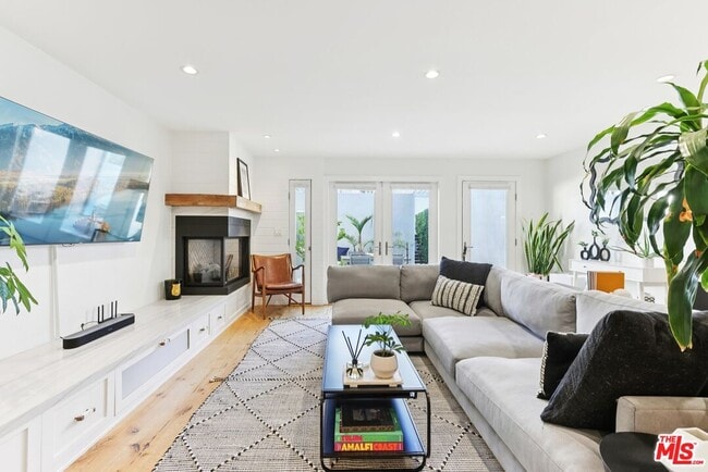 Building Photo - 665 Washington Blvd