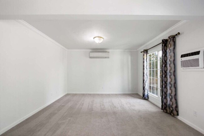 Building Photo - Old East Davis Rental with Spacious Yard, Bonus Room & Easy Bike Access to UC Davis