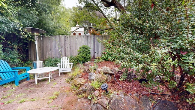 Building Photo - Charming 2BR/1BA in Cole Valley – Garage Parking, In-Unit Laundry & Private Backyard