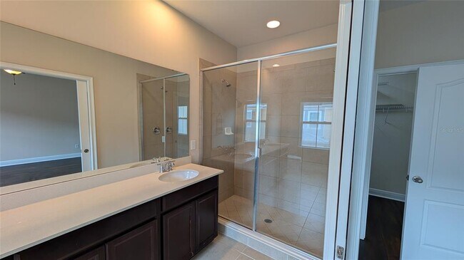 Building Photo - 584 Scotia Pl