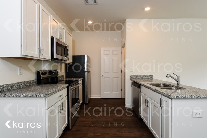 Building Photo - 121 Dudley Wy