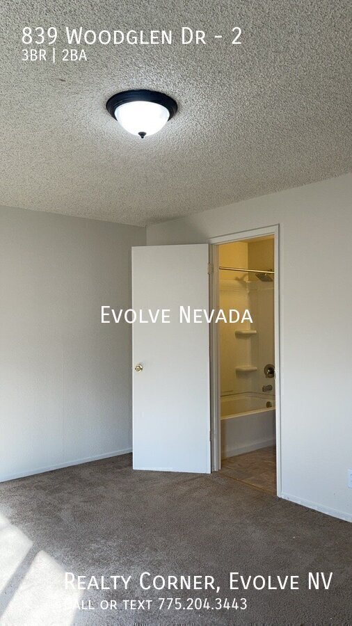 Building Photo - 839 Woodglen Dr