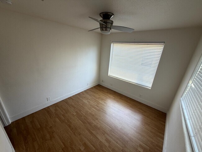 Building Photo - 1537 Oyster Bay Ct