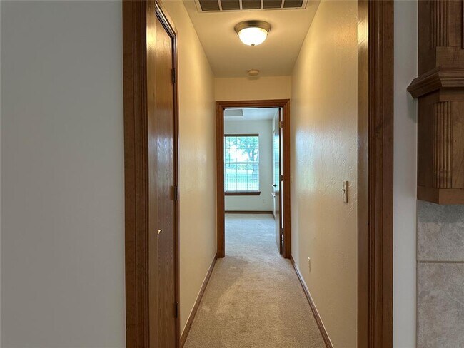 Building Photo - 15713 Traditions Blvd