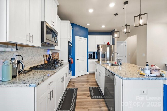Building Photo - 613 Cedar Knoll Cir