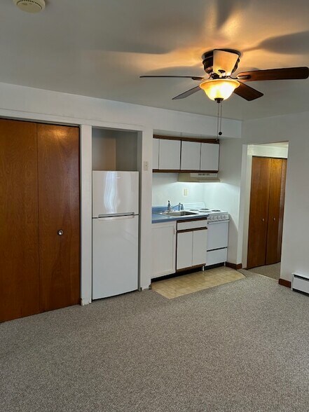 Building Photo - 400 Beaver St