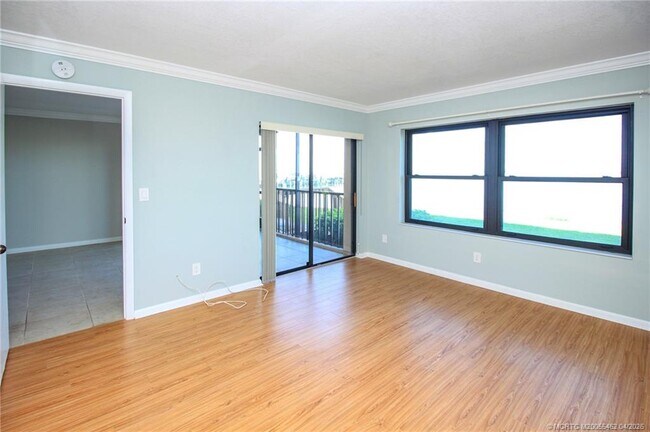 Building Photo - 4540 NE Sandpebble Trce